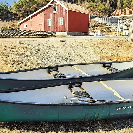 8 Person In Åmli