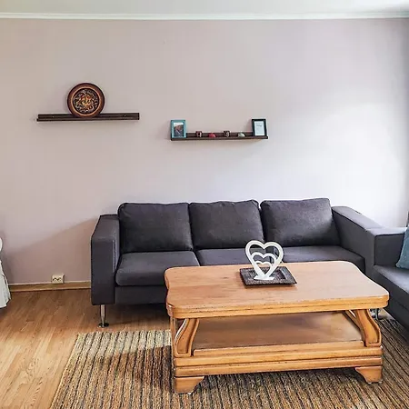 公寓 8 Person In *